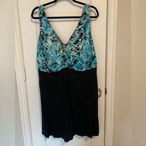 Swimsuits For All Size 26 Twist Front SwimDress. Black/teal/white tropical print